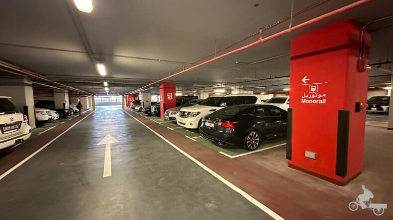 estacionamiento del monorrail de Dubái