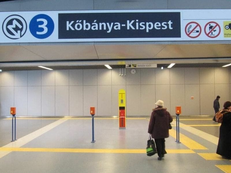 Aeropuerto Budapest, conexión metro